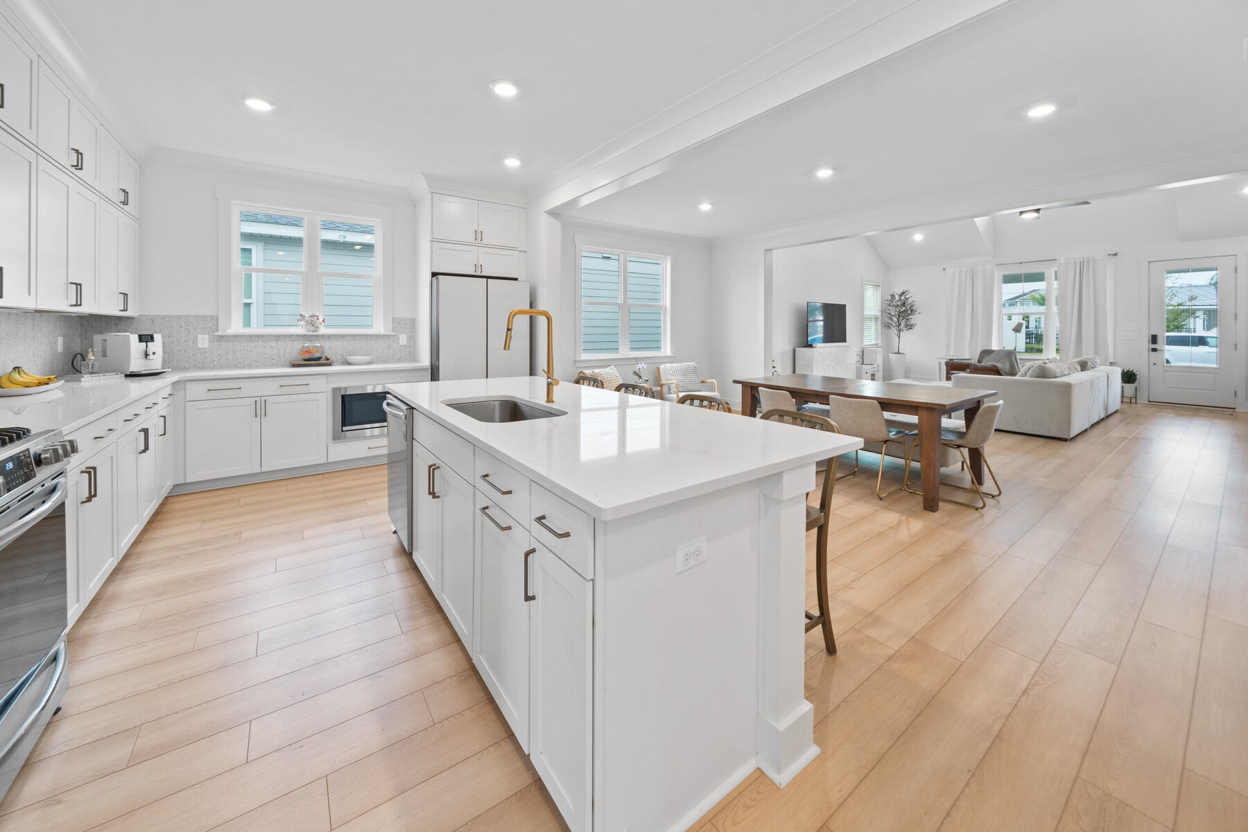 1917 Rushes Avenue