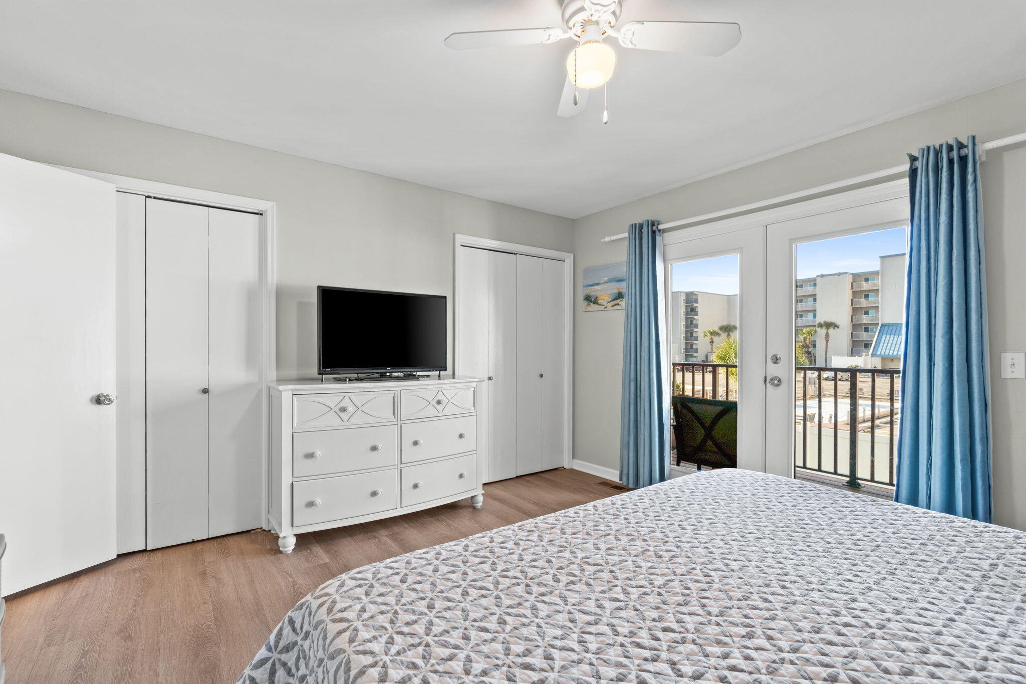 6215 Thomas Drive UNIT 101