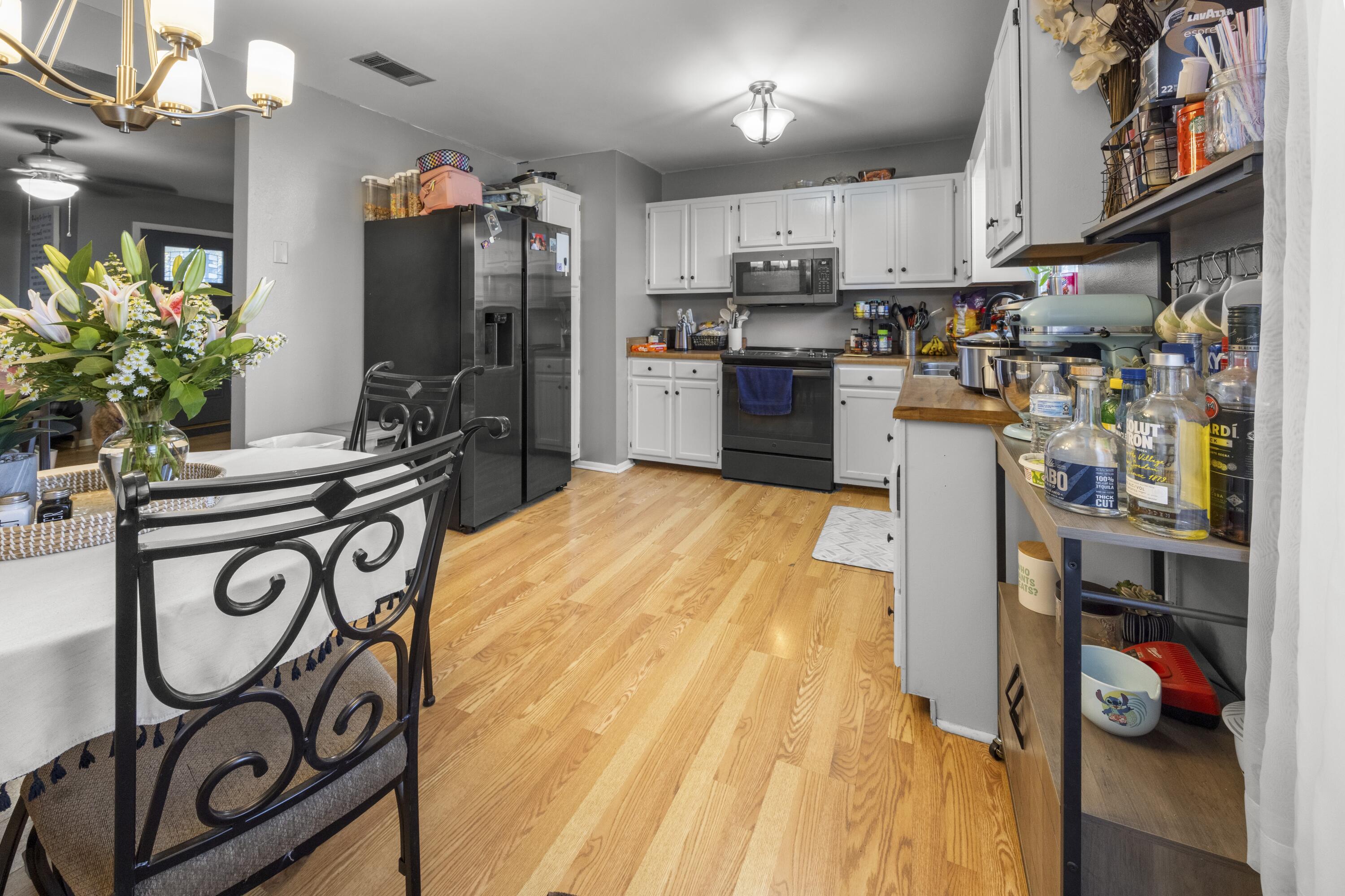 2 S Lake Avenue
