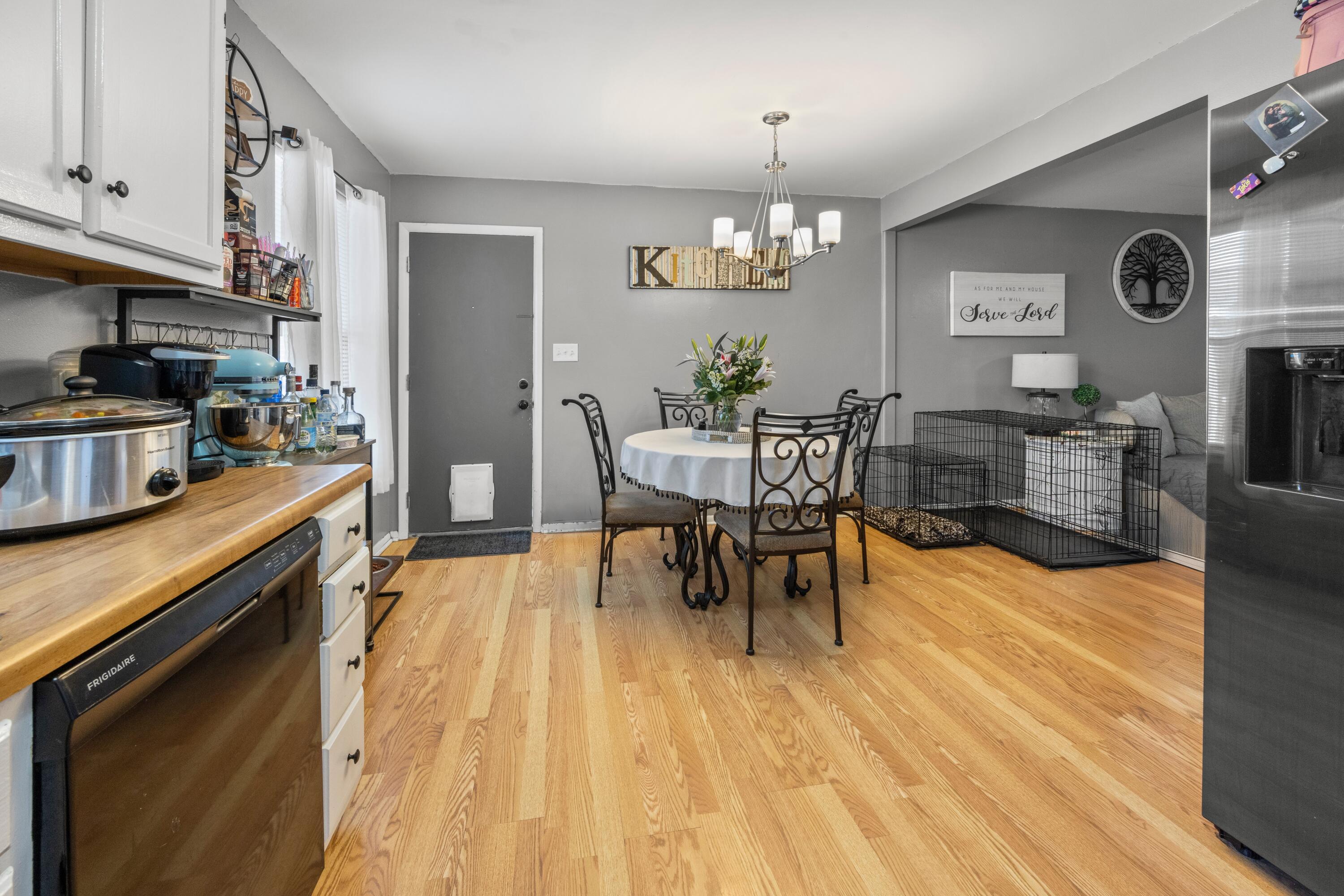 2 S Lake Avenue