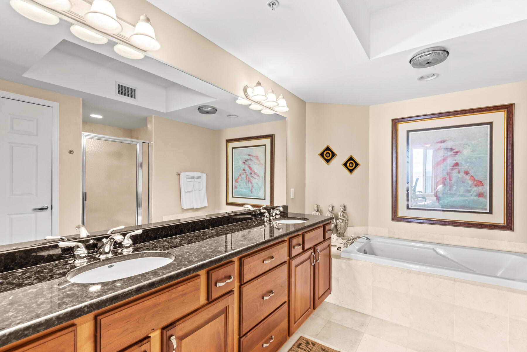 15400 Emerald Coast Parkway 807