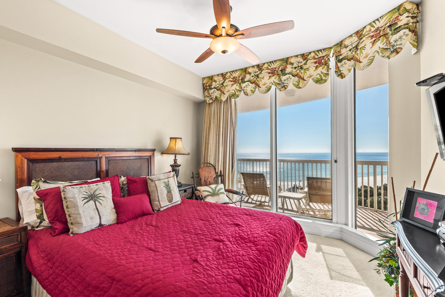 15400 Emerald Coast Parkway 807