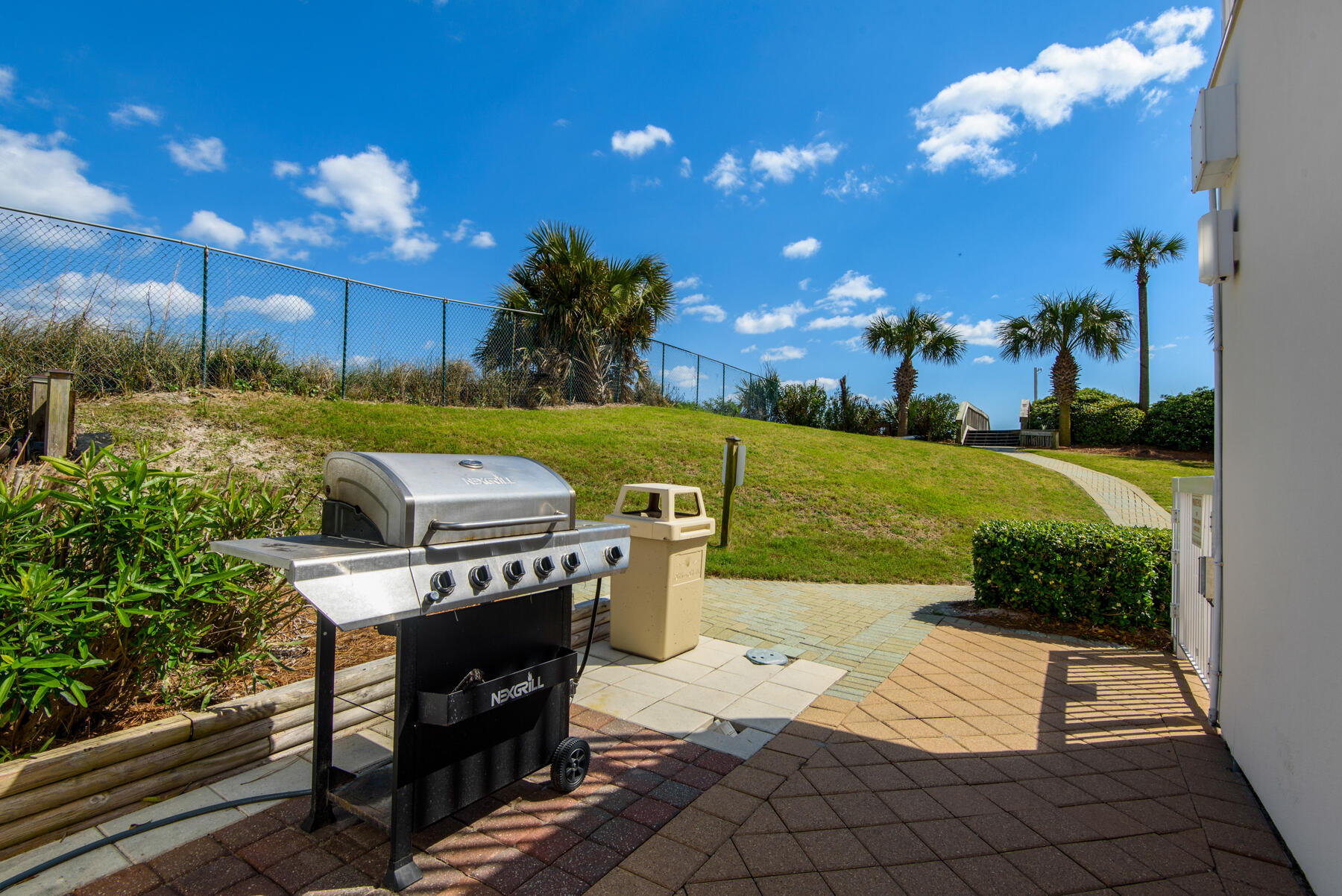 15400 Emerald Coast Parkway 807