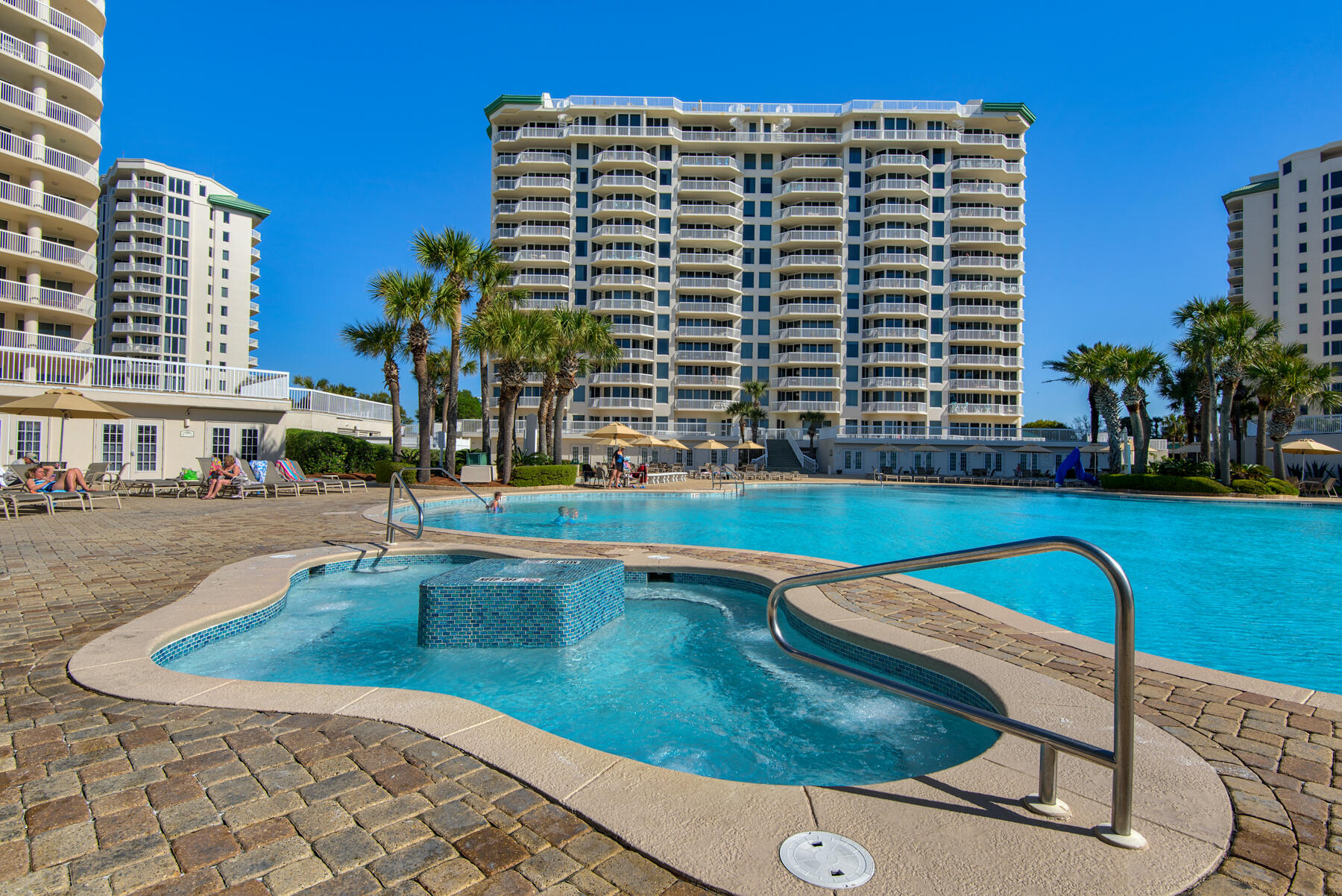 15400 Emerald Coast Parkway 807