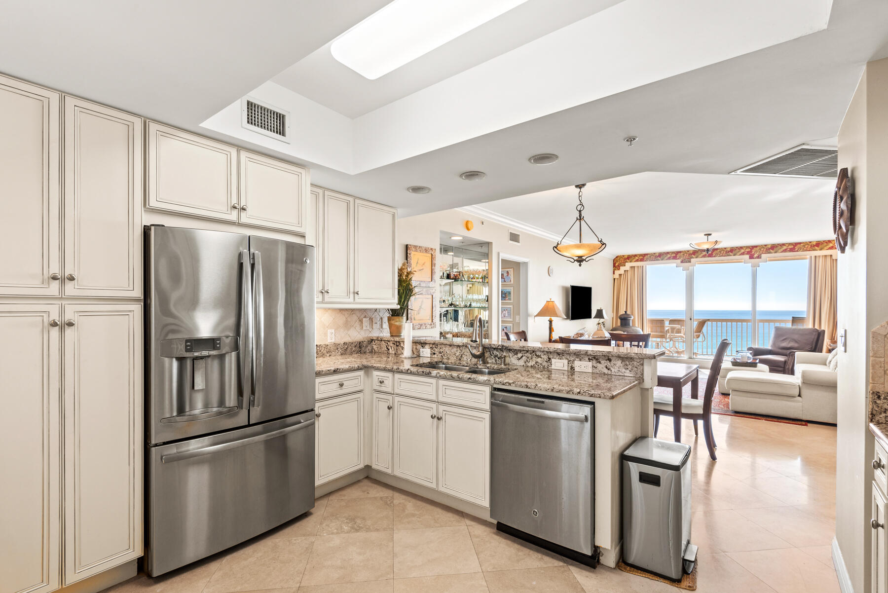 15400 Emerald Coast Parkway 807
