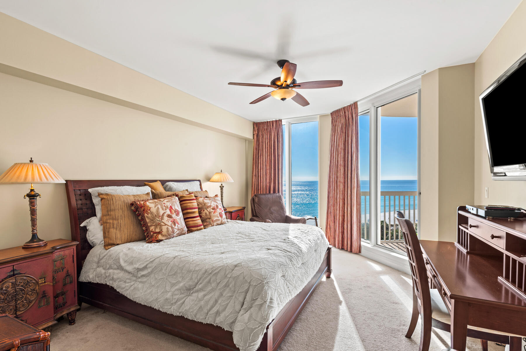 15400 Emerald Coast Parkway 807