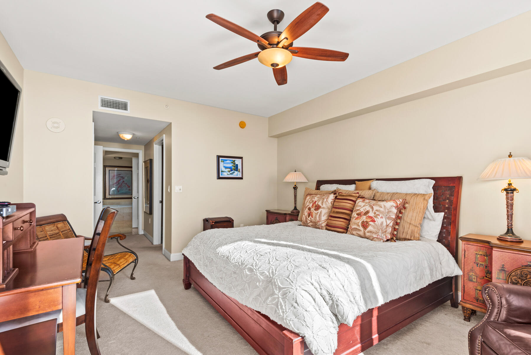 15400 Emerald Coast Parkway 807