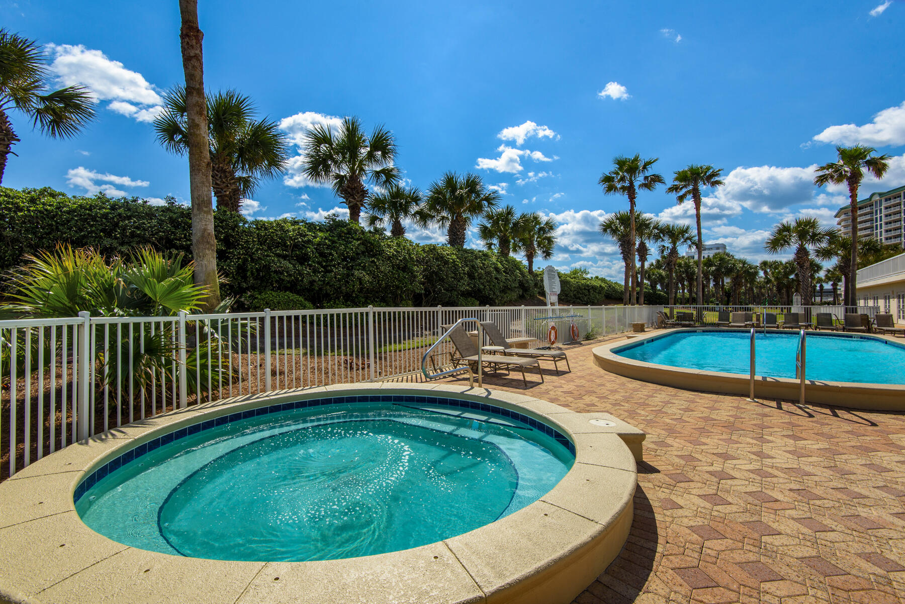 15400 Emerald Coast Parkway 807
