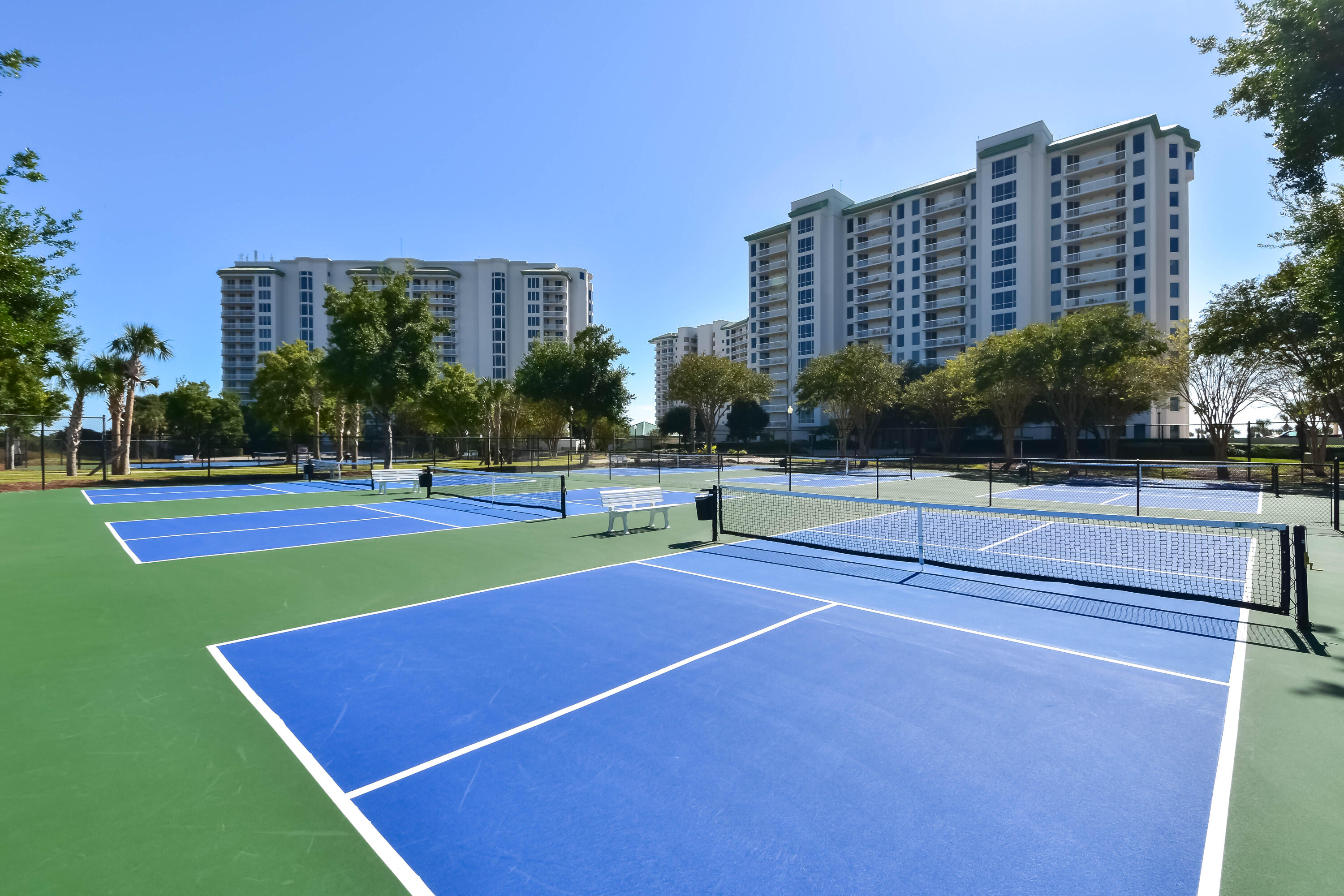 15400 Emerald Coast Parkway 807