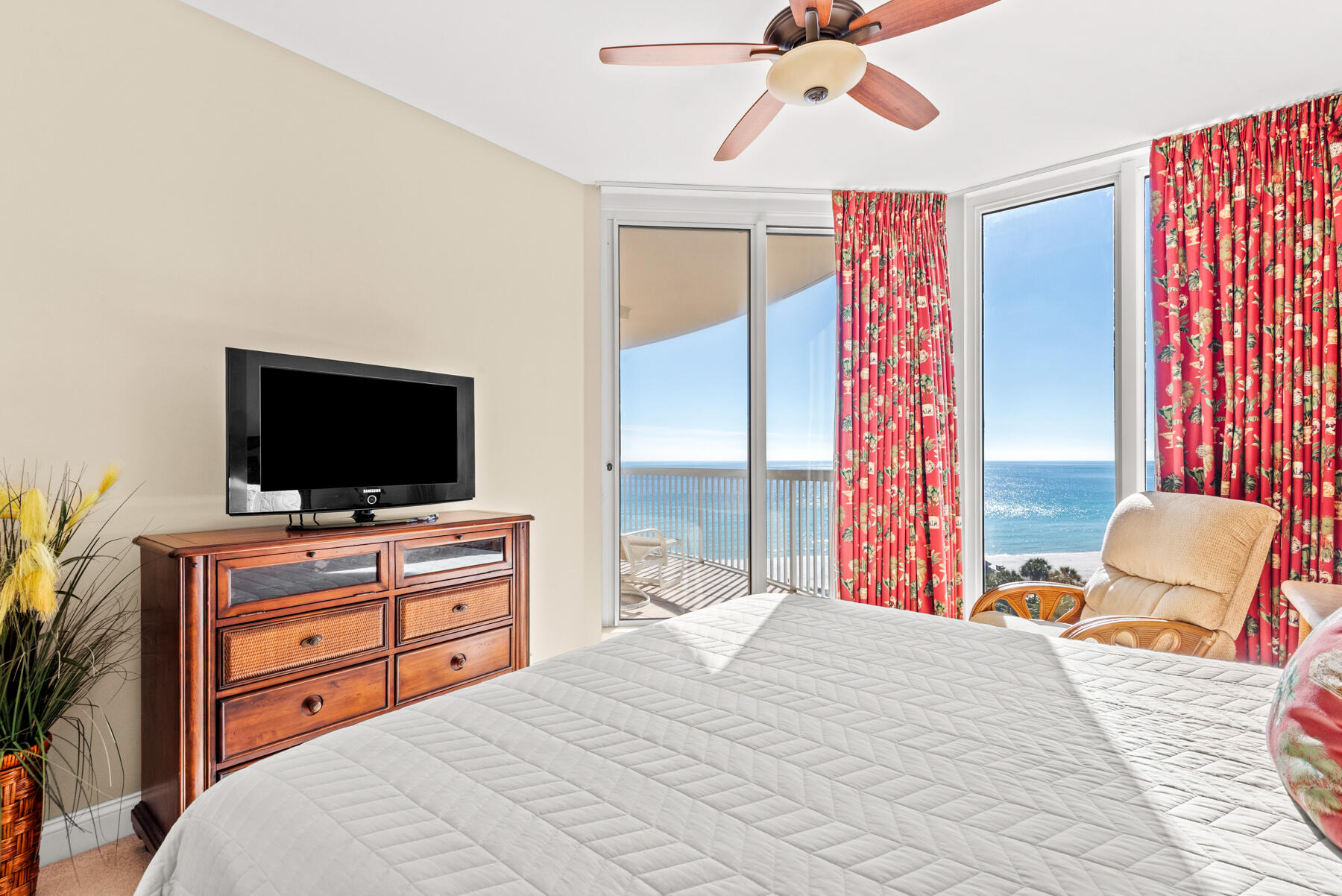15400 Emerald Coast Parkway 807