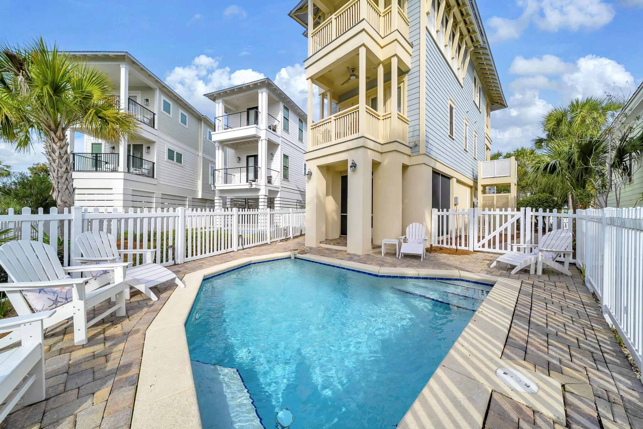 3586 Waverly Circle