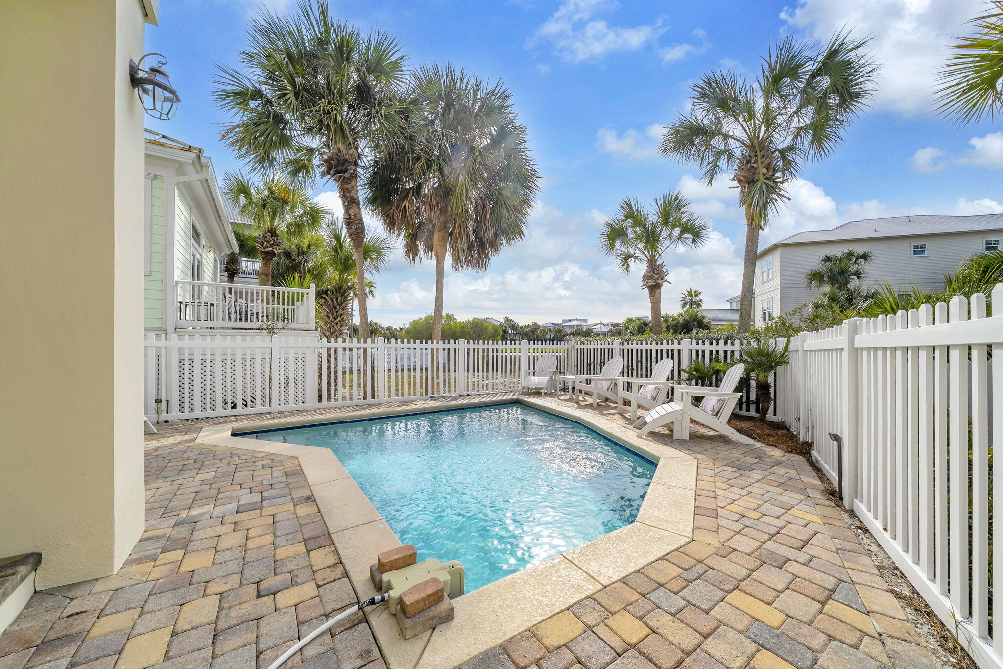 3586 Waverly Circle