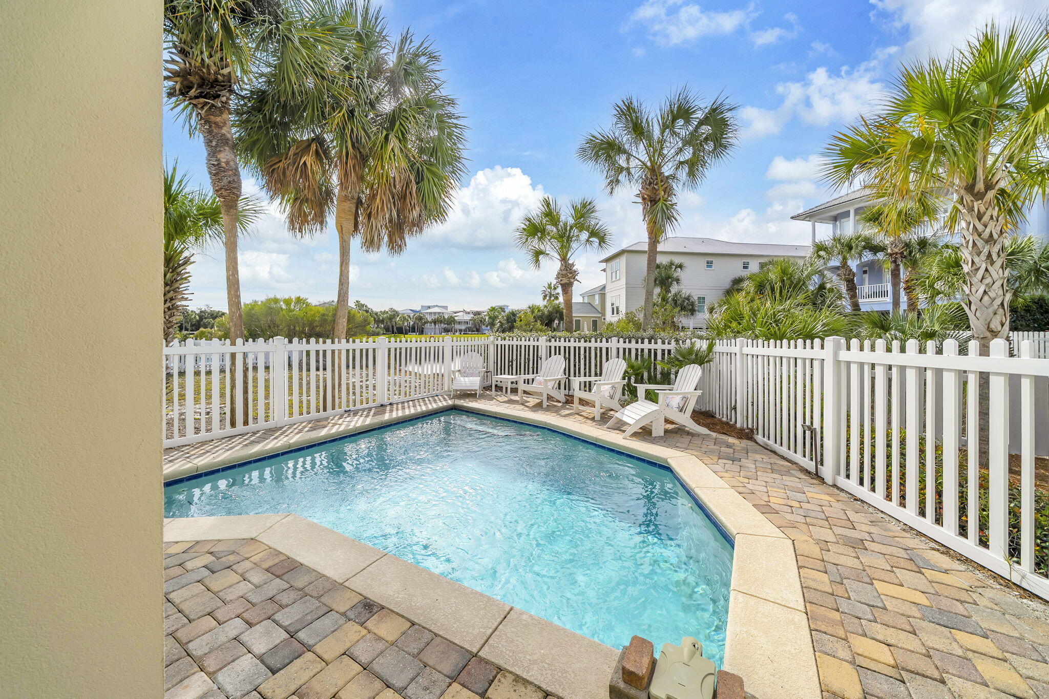 3586 Waverly Circle