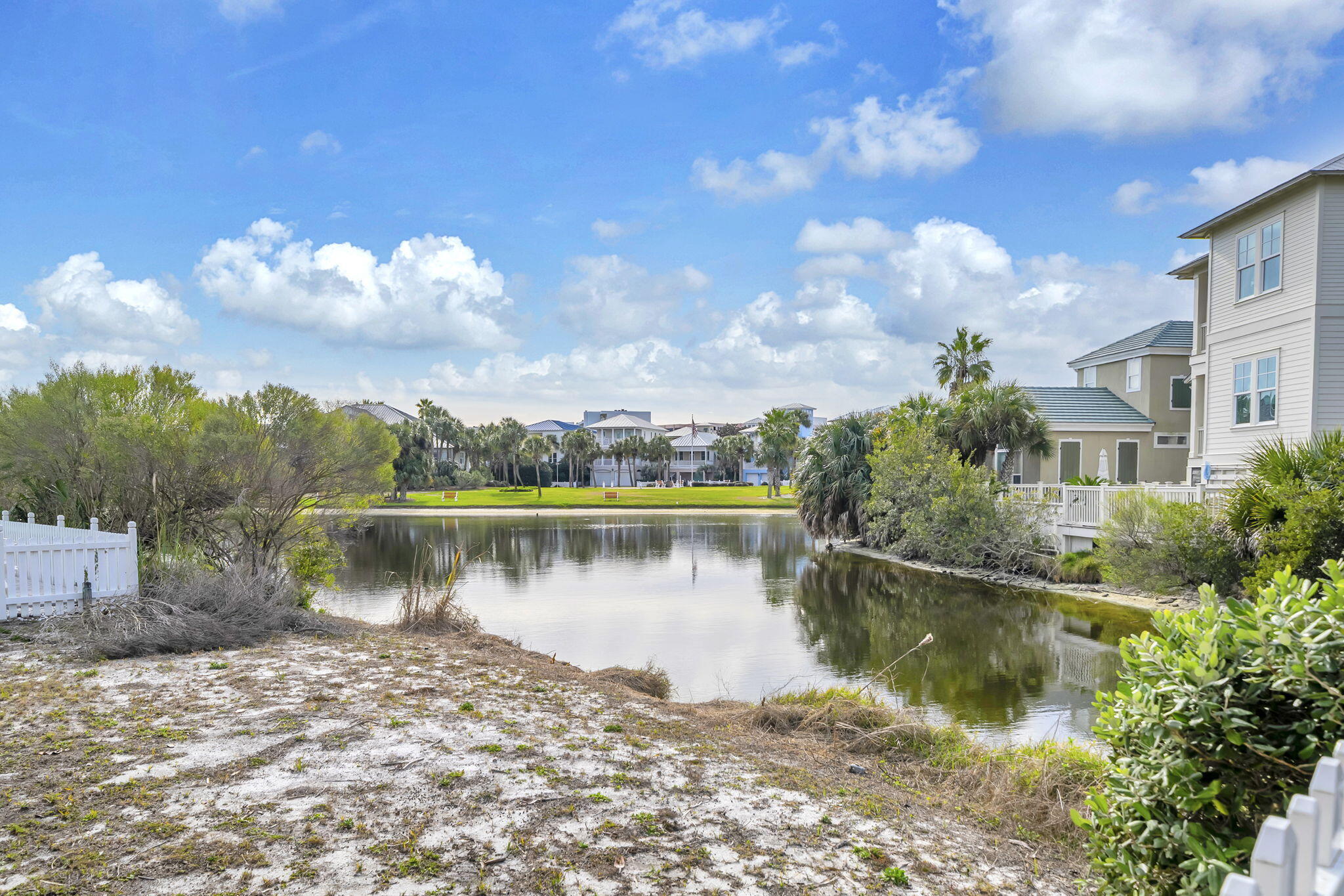 3586 Waverly Circle