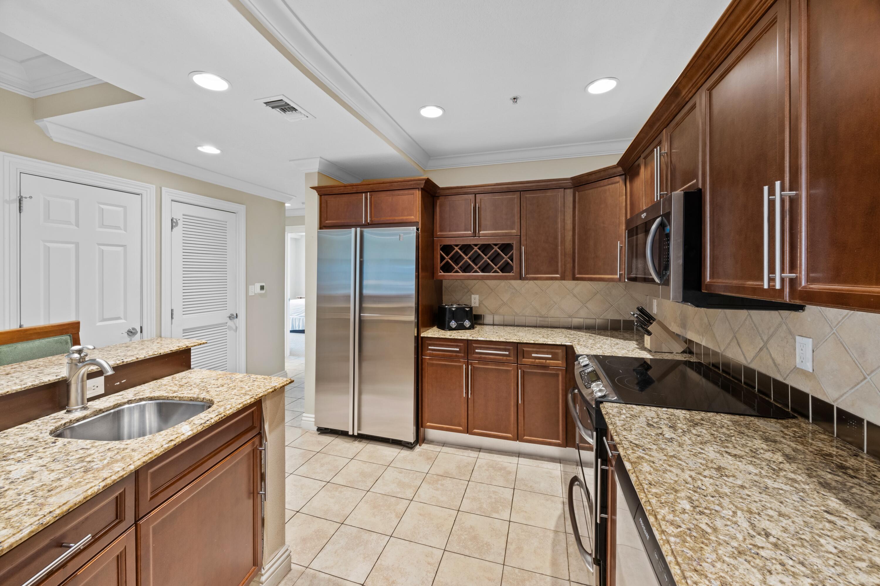 10 Harbor Boulevard W324