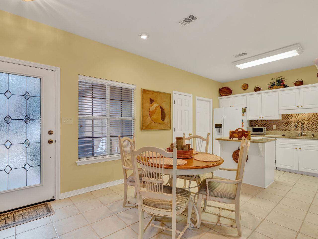 1325 Treasure Cove