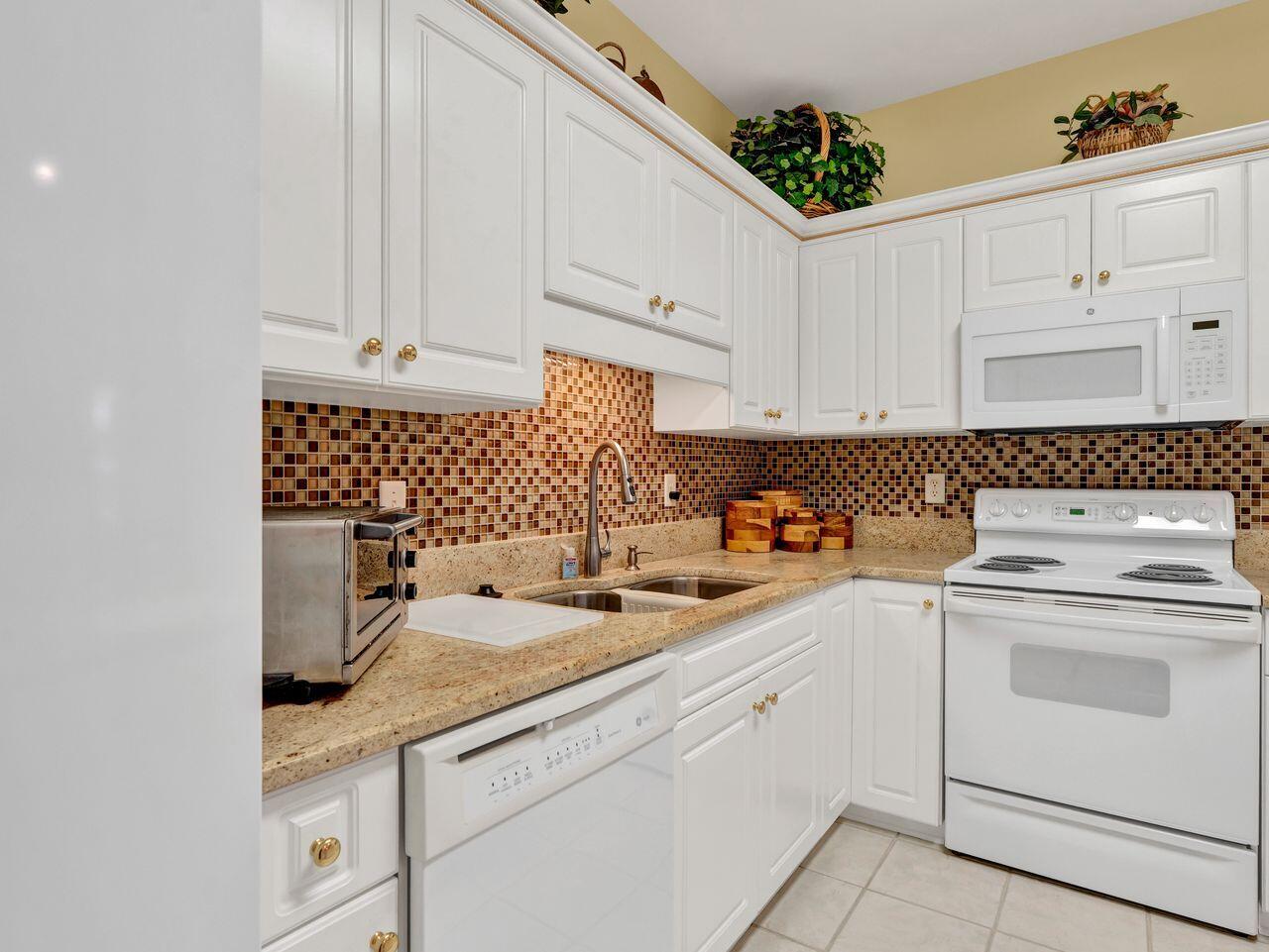1325 Treasure Cove
