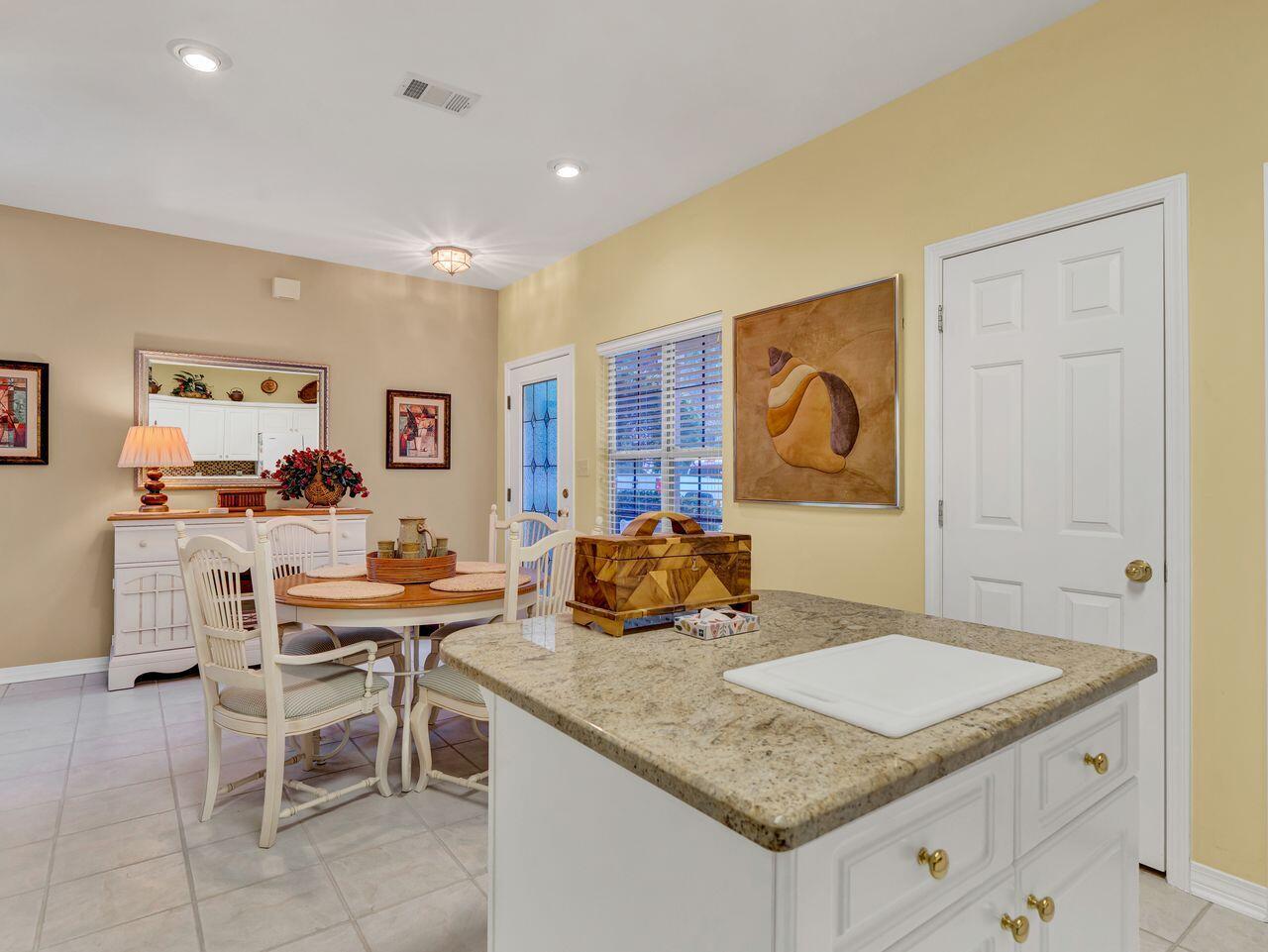 1325 Treasure Cove