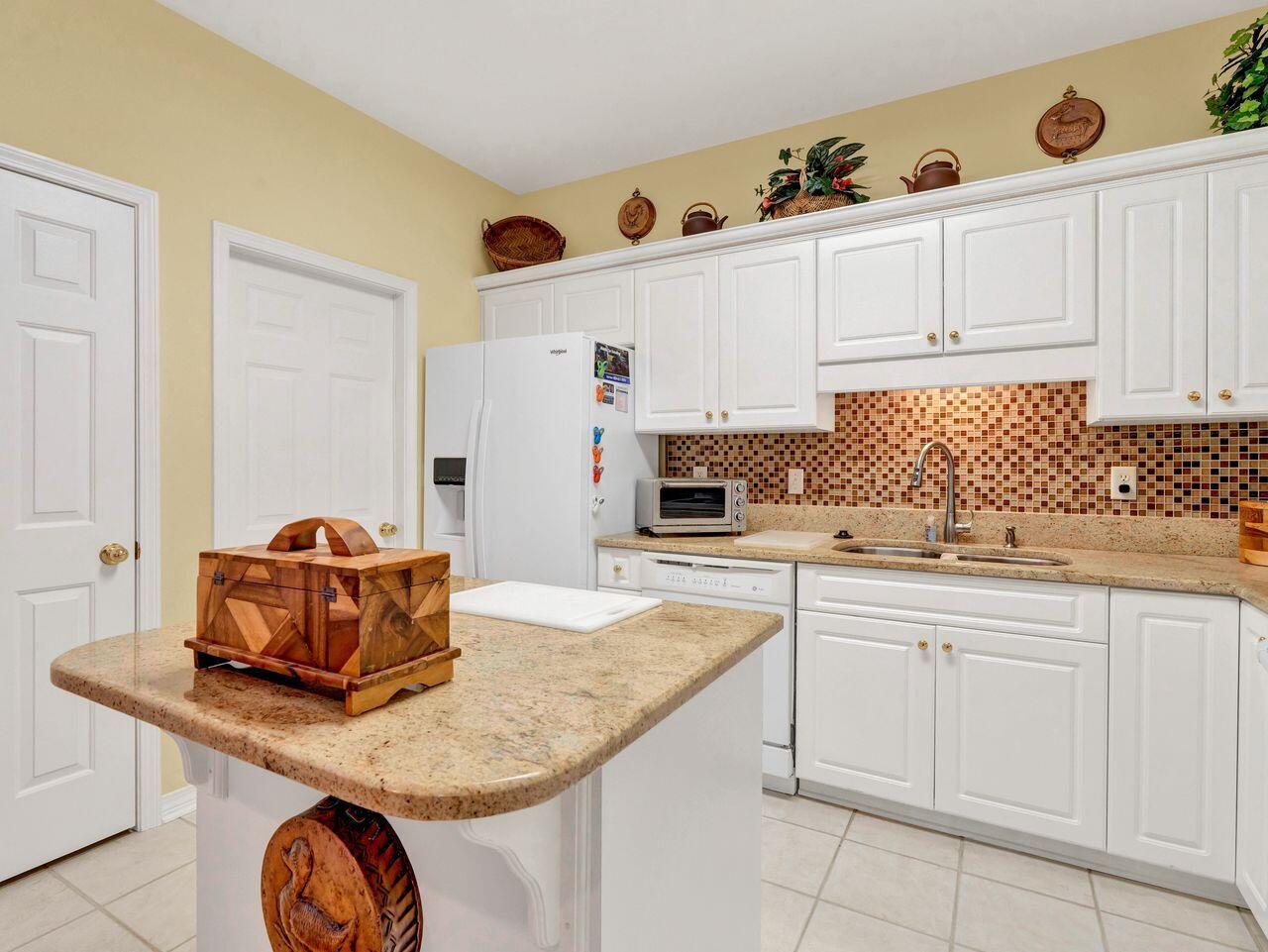 1325 Treasure Cove