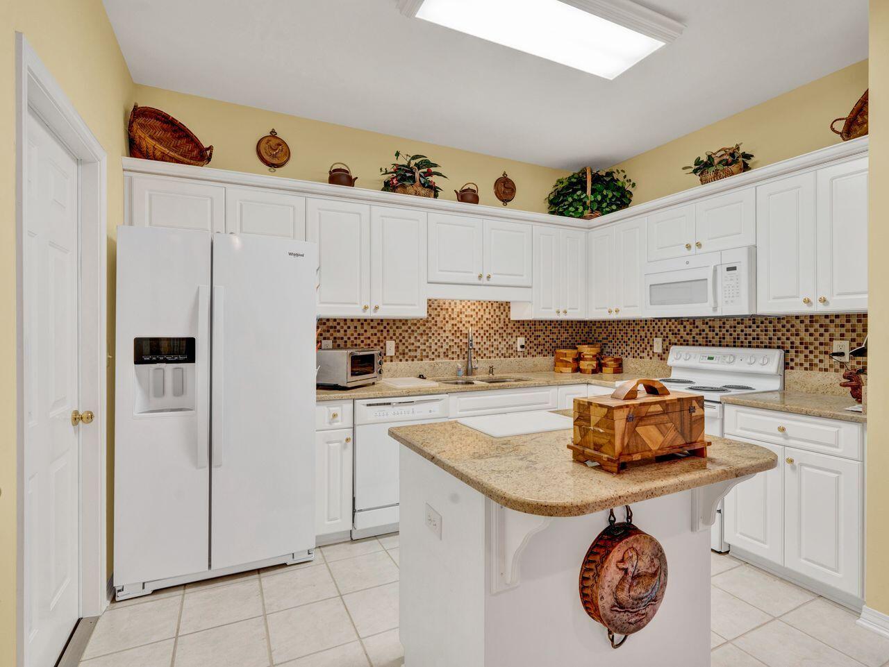 1325 Treasure Cove