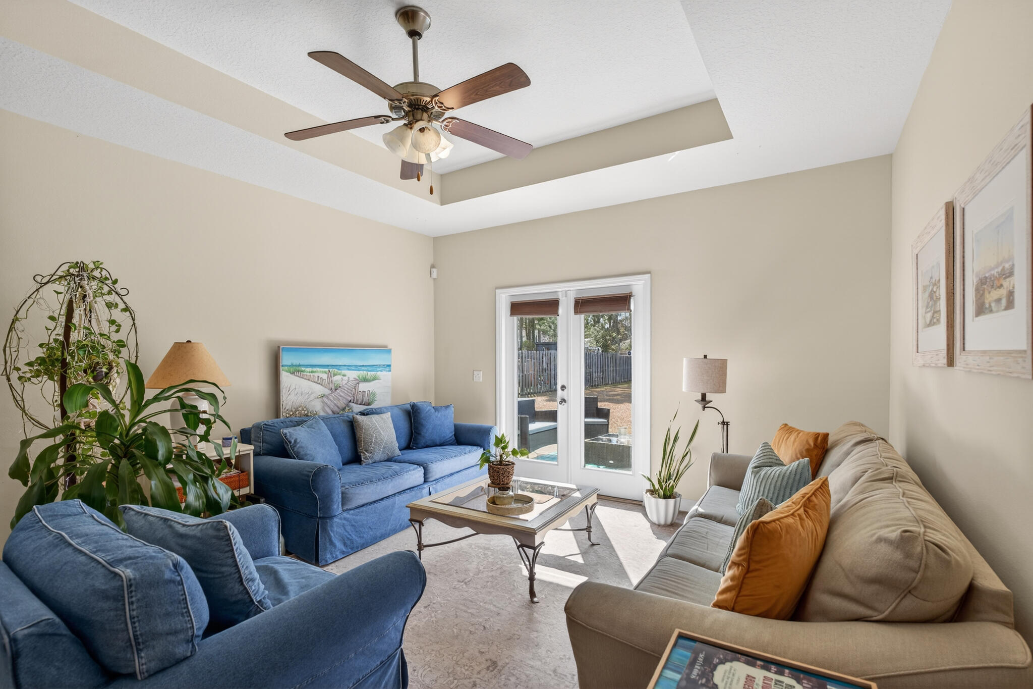 864 Cocobolo Dr