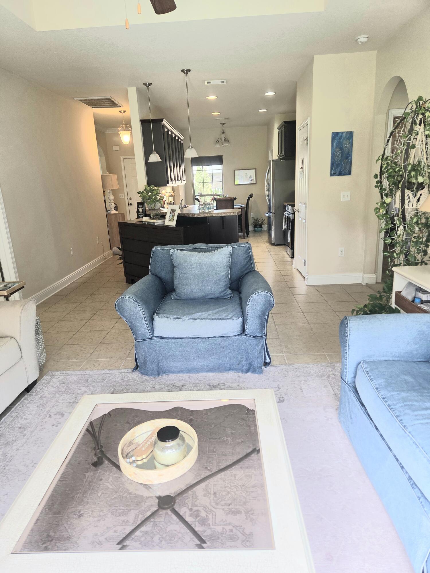 864 Cocobolo Dr