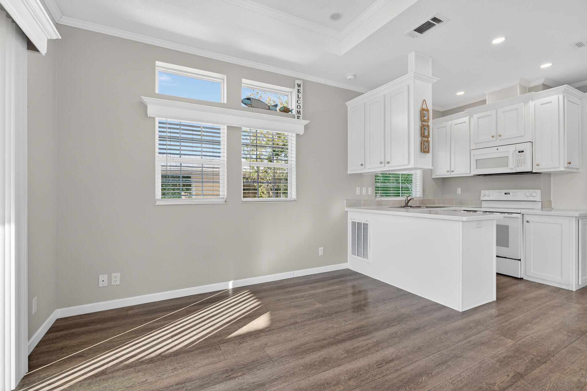 44 E Bradley Street #6