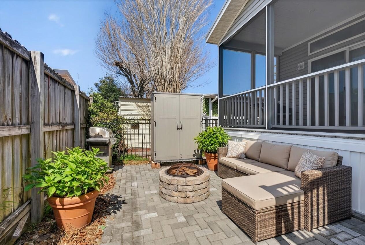 44 E Bradley Street #6