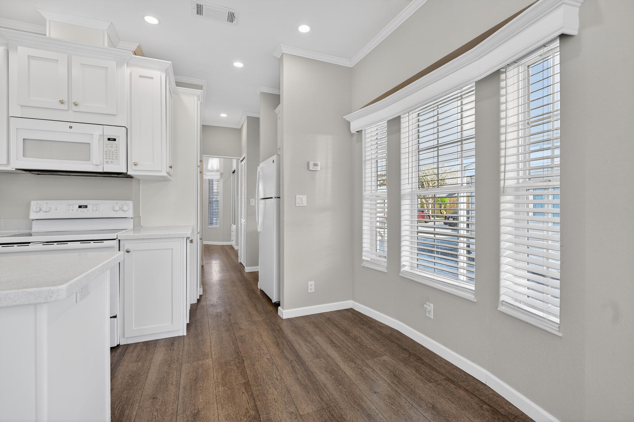 44 E Bradley Street #6
