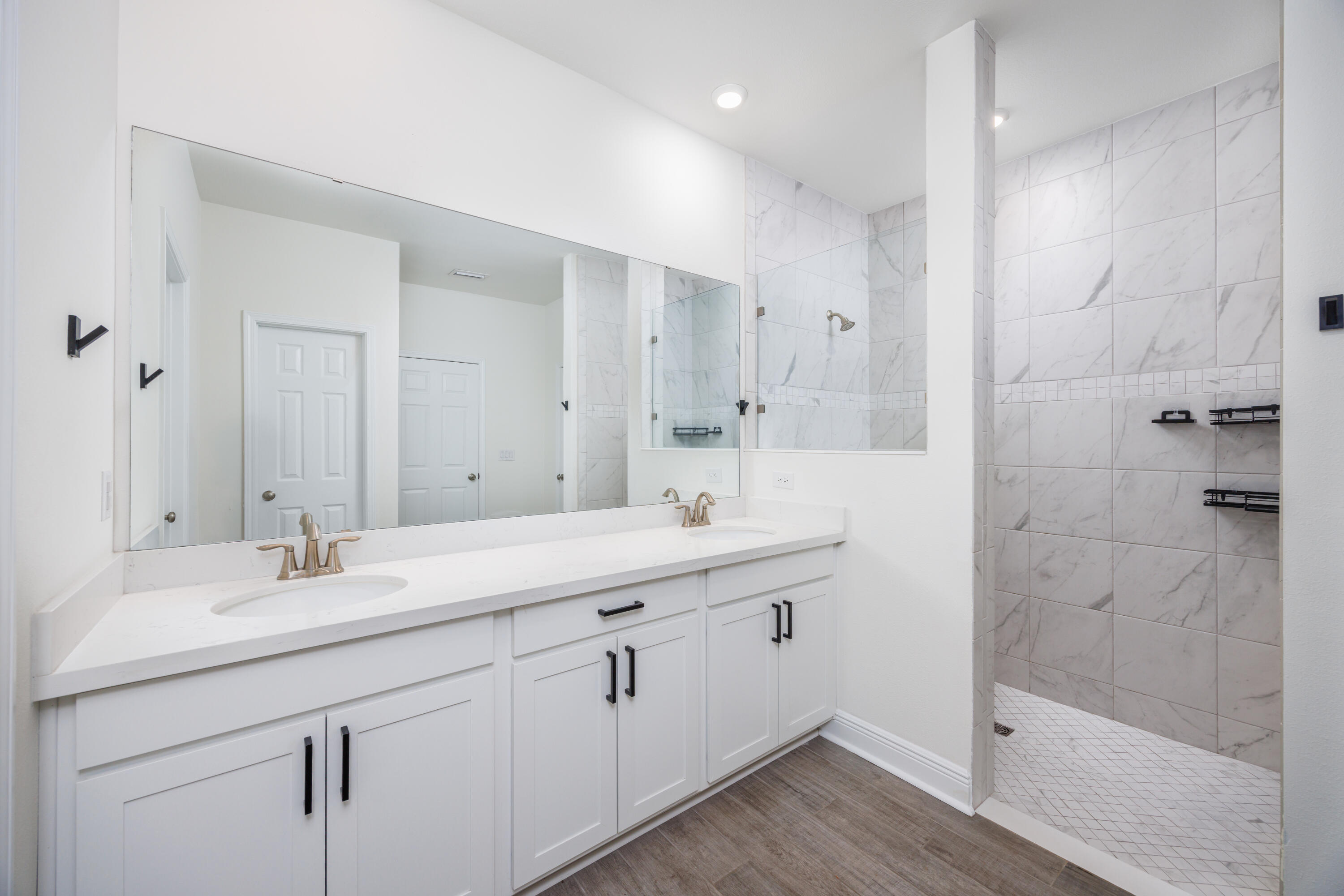 133 E Sky Way