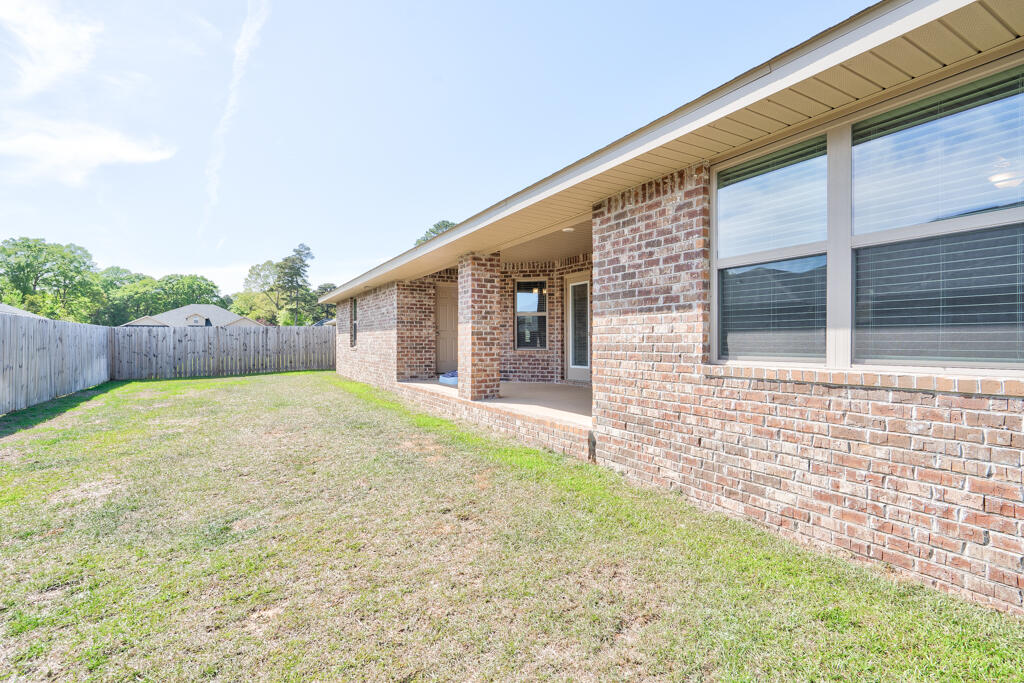 5823 Crestlake Drive