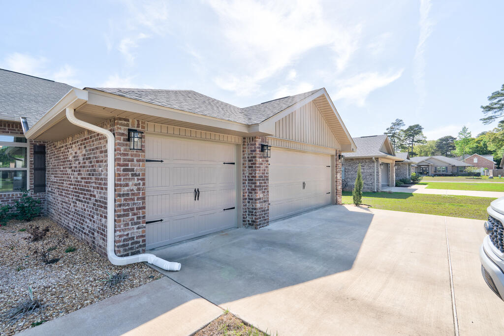 5823 Crestlake Drive