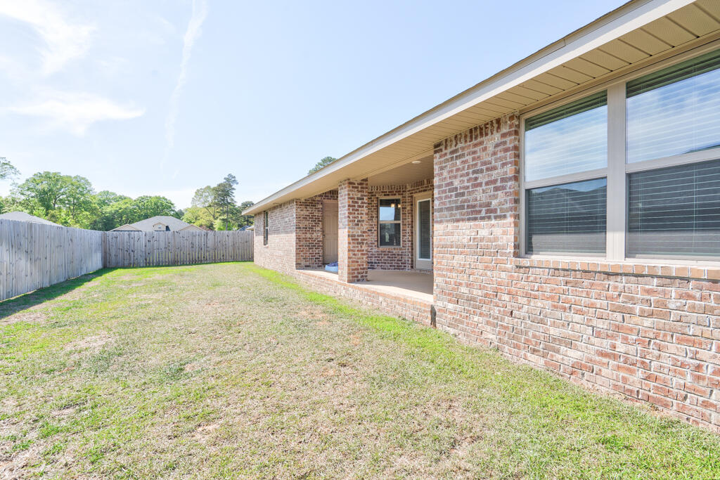 5823 Crestlake Drive