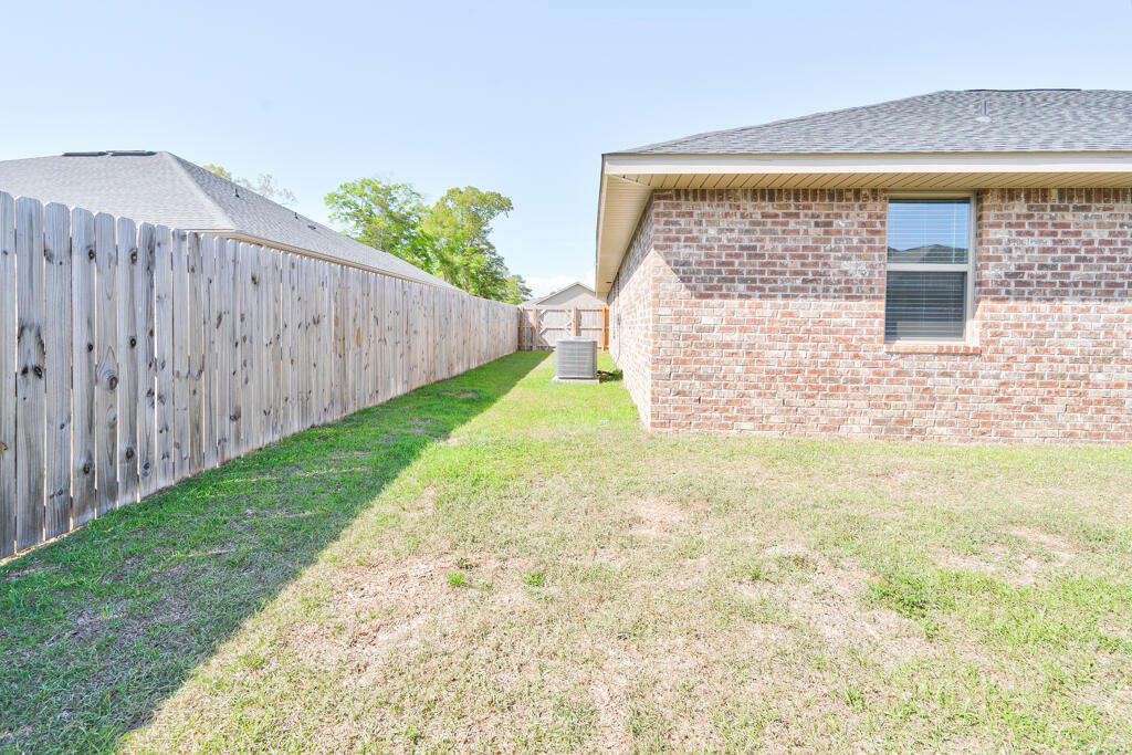 5823 Crestlake Drive