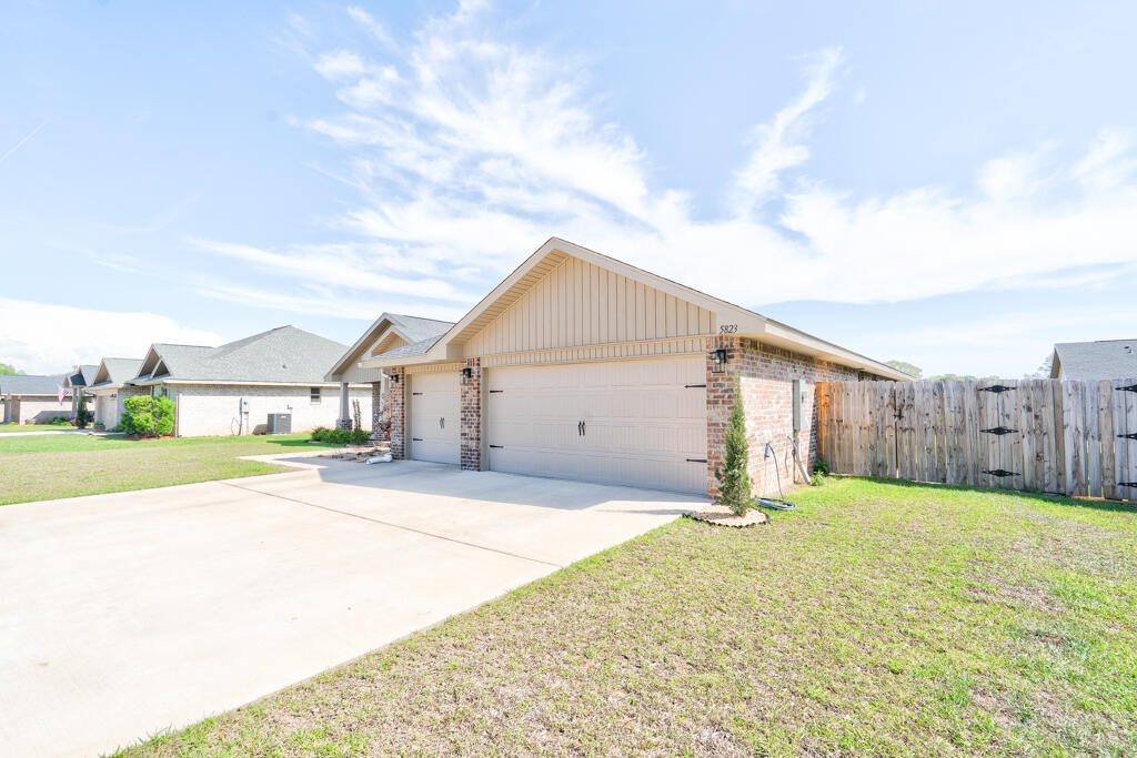5823 Crestlake Drive