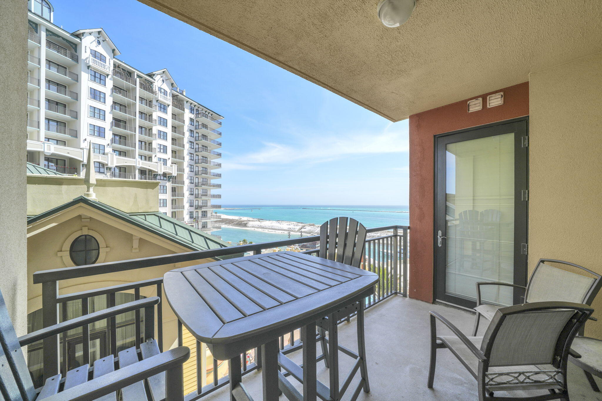 10 Harbor Boulevard W522