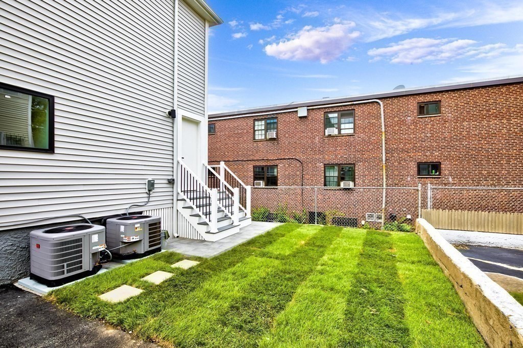66 Bow St # 66