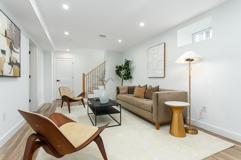 66 Bow St # 66