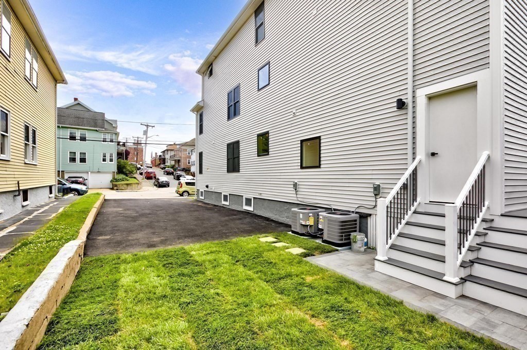 66 Bow St # 66