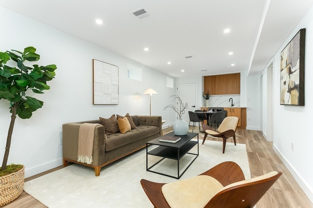 66 Bow St # 66