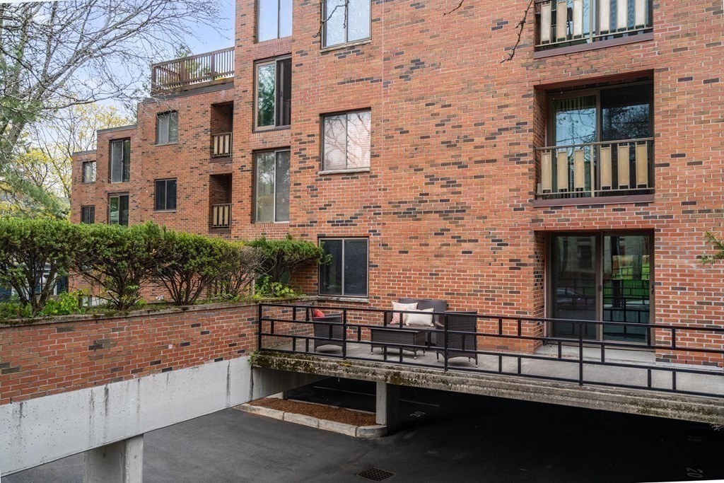 44 Concord Ave # 103