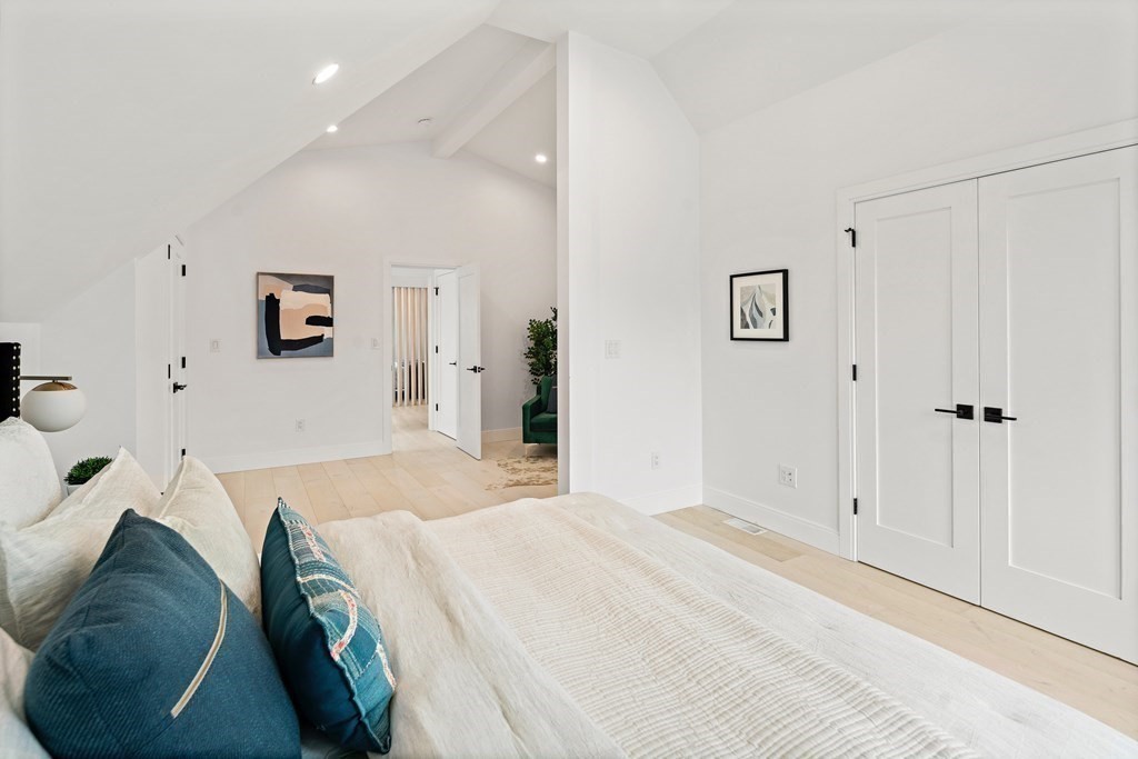 19 Woodbine St # 19