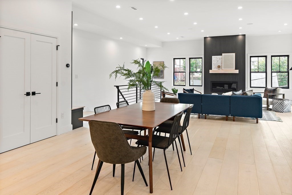 19 Woodbine St # 19
