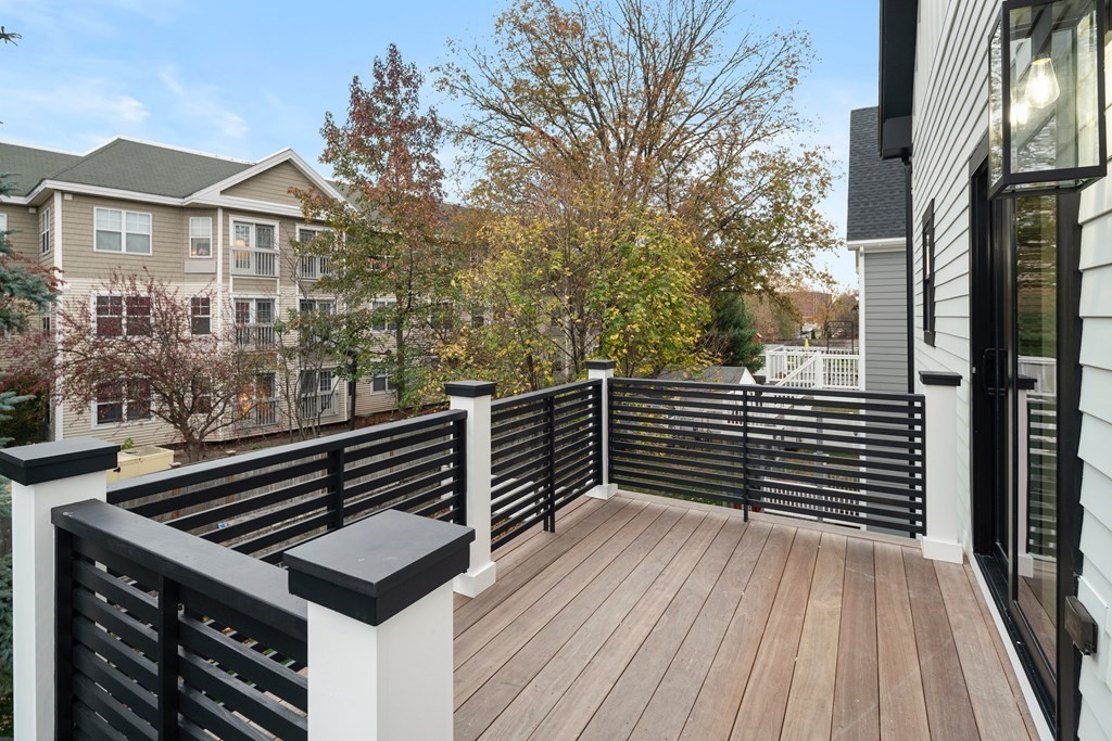 19 Woodbine St # 19