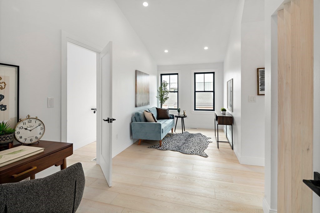 19 Woodbine St # 19