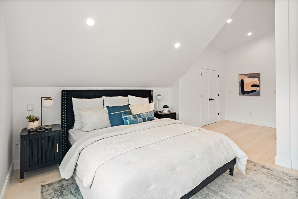 19 Woodbine St # 19