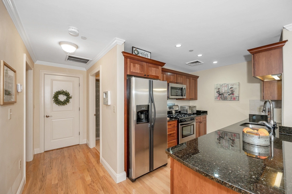 426 Main Street # 407