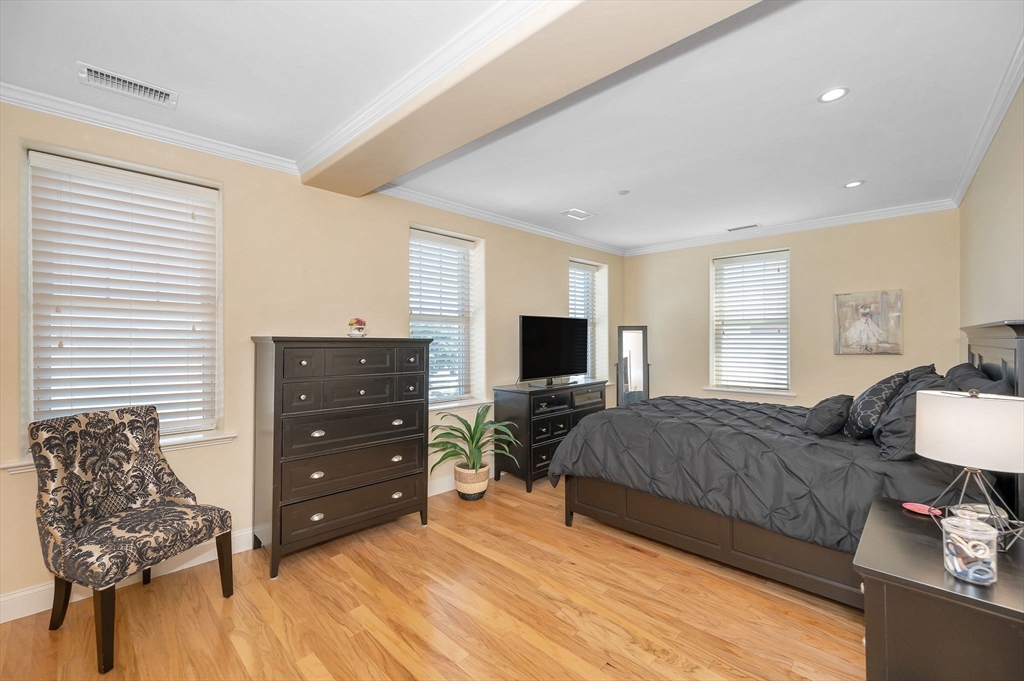 426 Main Street # 407