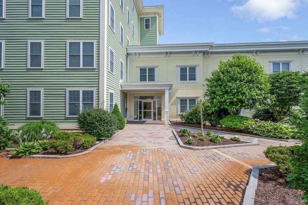 426 Main Street # 407