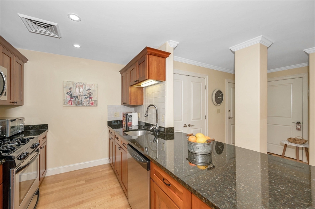 426 Main Street # 407